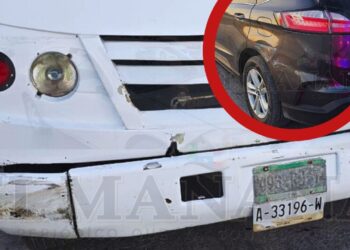 Camión y camioneta accidentados en Nuevo Laredo