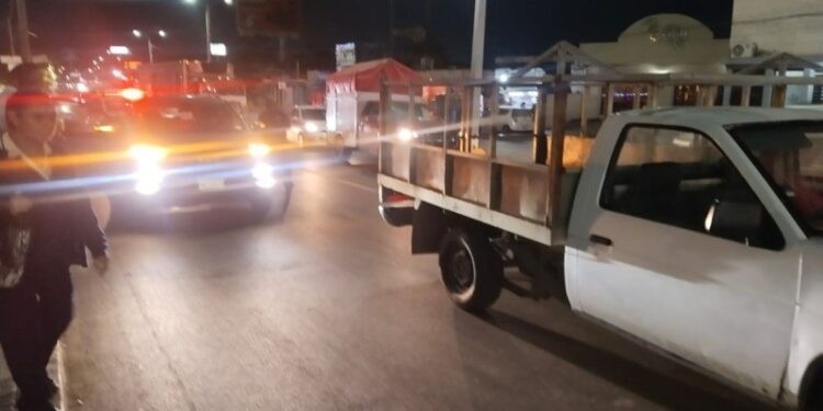 Choque de camionetas en cruce vial de Altamira