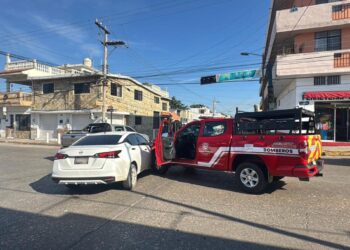 vehiculo de proteccion civil tras accidente vial en Ciudad Madero
