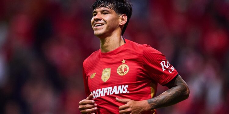 Robert Morales entrenando con Toluca en 2026