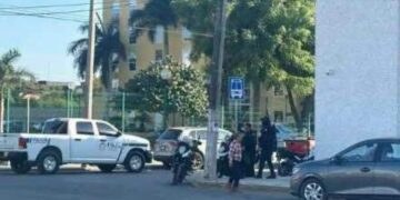 Sucursal bancaria y tránsito en bulevar López Mateos Ciudad Victoria