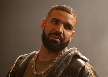 Drake en concierto con luces de escenario