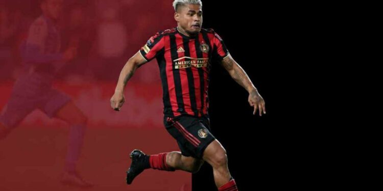 Josef Martínez celebrando gol con camiseta de Xolos Tijuana