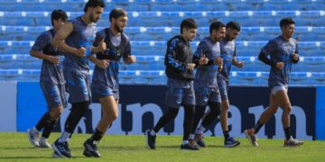 Jugadores de Jaiba Brava celebran campeonato futbol 2025