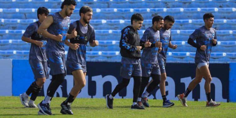 Jugadores de Jaiba Brava celebran campeonato futbol 2025