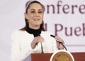 Claudia Sheinbaum en conferencia matutina abordando economía