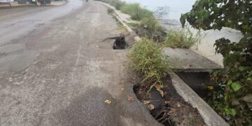 Erosión en calle Insurgentes cerca del río Pánuco Pueblo Viejo