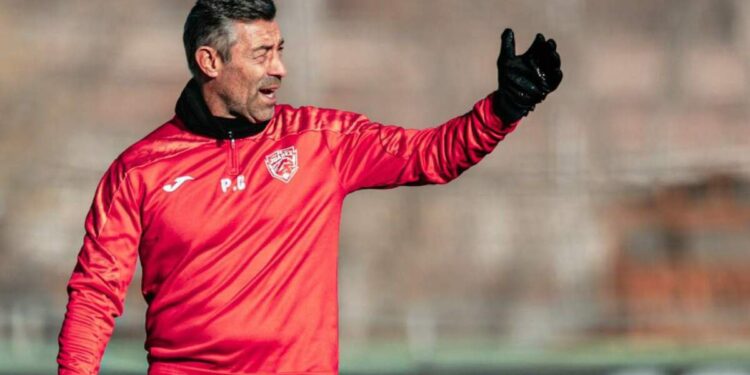 Pedro Caixinha entrenador de FC Juárez en conferencia