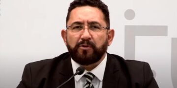 Ulises Lara en evento oficial Fiscalía FGR