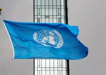 Representantes parlamento mexicano en sesión oficial