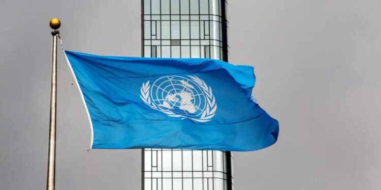 Representantes parlamento mexicano en sesión oficial