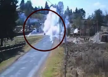 Explosión motocicleta con pirotecnia en Estado de México