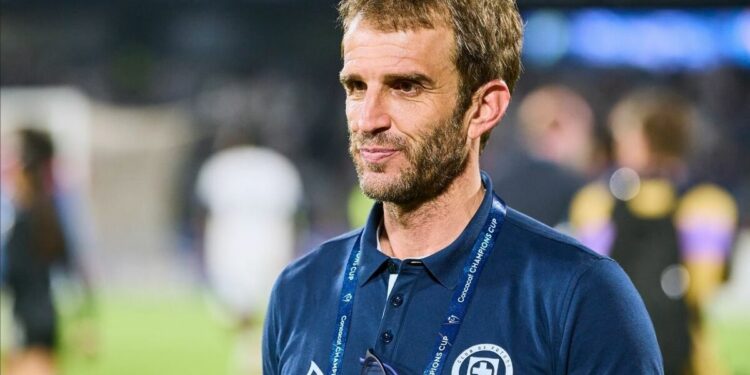 jugadores y técnicos invertidos por Cruz Azul en proyecto deportivo