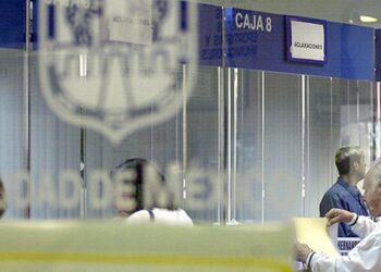 Cartel informativo sobre descuentos en predial, agua y tenencia en CDMX 2026