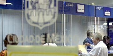 Cartel informativo sobre descuentos en predial, agua y tenencia en CDMX 2026