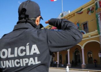 Policías mexicanos en formación bajo vigilancia