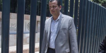 Líder del PRI en Michoacán Guillermo Valencia en conferencia