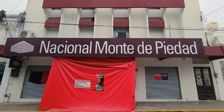 trabajadores de Monte de Piedad en huelga y actividades alternas