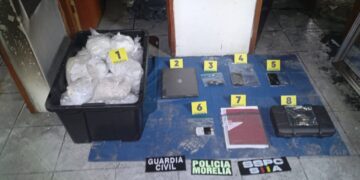 Incendio y elementos policacos en departamento en Morelia