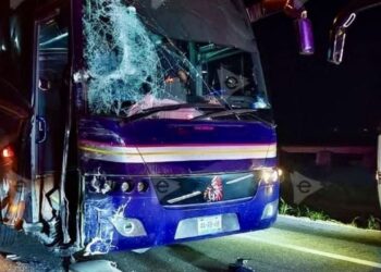 Accidente entre autobús y tráiler en carretera de Tamaulipas