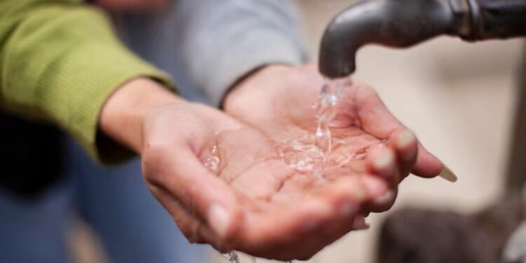 pipa de agua para abastecimiento en Nuevo Laredo