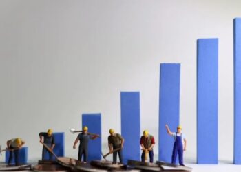 Concanaco debate sobre aumento salarial y empleo formal