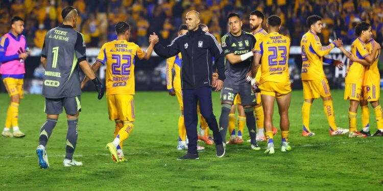 Partido de futbol con ausencia de nuevos fichajes de Tigres y Mazatlán