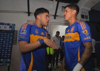 Jugadores Eugenio Pizzuto y Bernardo Parra en entrenamiento Tigres