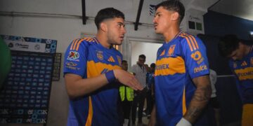 Jugadores Eugenio Pizzuto y Bernardo Parra en entrenamiento Tigres