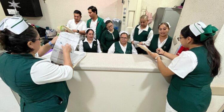 Personal de enfermería trabajando en hospital de Tamaulipas