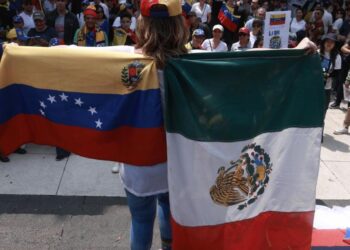 Banderas de México y Venezuela en Ciudad de México