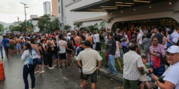 Hospital afectado por sismo con daños menores y revisiones