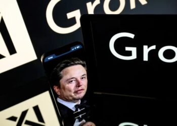 Interfaz de Grok en plataforma X mostrando mensaje de suscripción