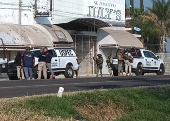 Ataque y cuerpos abandonados en plaza textil de Michoacán