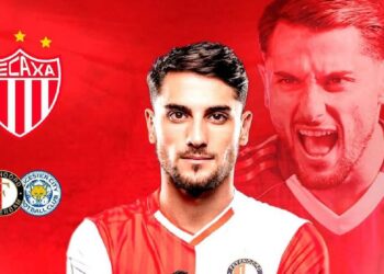 Julián Carranza en presentación oficial con Necaxa