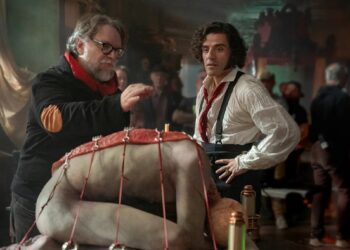 Guillermo del Toro dialogando sobre Frankenstein y sus personajes