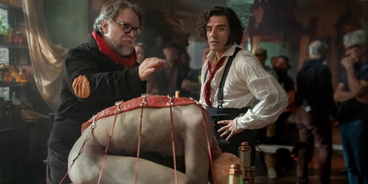 Guillermo del Toro dialogando sobre Frankenstein y sus personajes