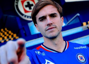 Presentacif3n de Agustedn Palavecino como jugador de Cruz Azul