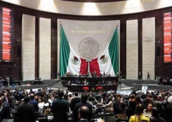 Diputados en sesión parlamentaria en México