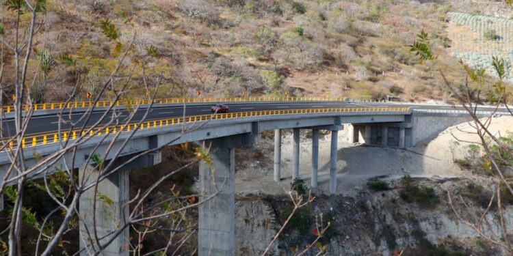 Restos humanos encontrados en carretera de Oaxaca