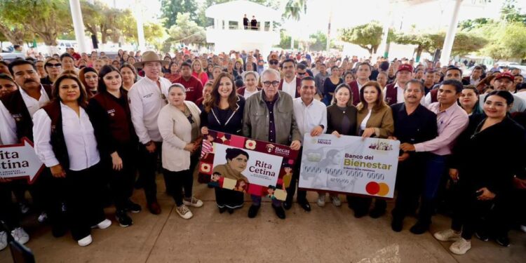 Entrega de Beca Rita Cetina en Sinaloa para estudiantes de secundaria