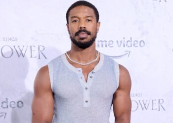 Michael B Jordan en alfombra roja opina sobre cine