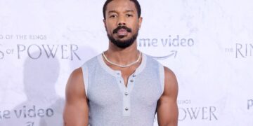 Michael B Jordan en alfombra roja opina sobre cine