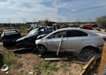 Choque de vehículo en yonke de Nuevo Laredo