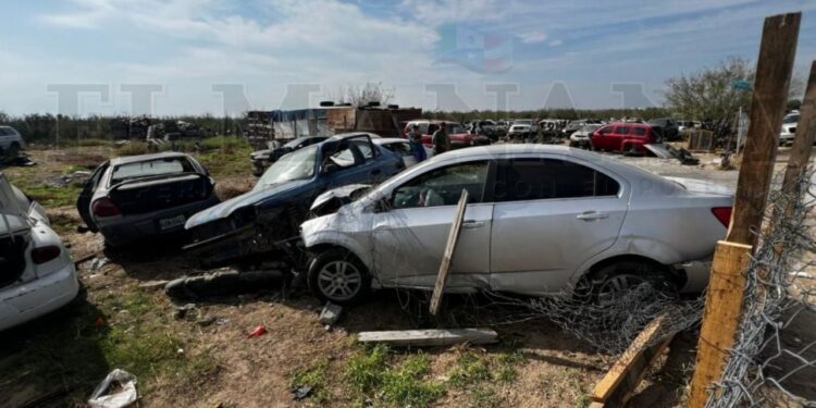 Choque de vehículo en yonke de Nuevo Laredo