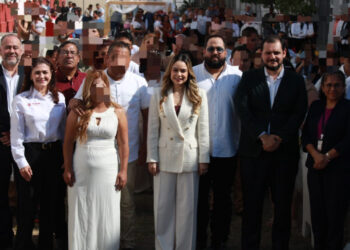 21 parejas contraen matrimonio en ceremonia colectiva dentro del CEDES Victoria