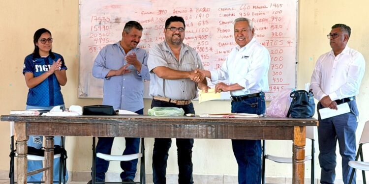 Alcalde de Güémez aporta 50% para rehabilitación de depósito de agua en Balconcitos