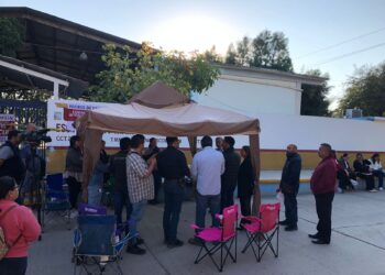 Padres cierran primaria María Isabel Mata por presunta violencia escolar en Ciudad Victoria