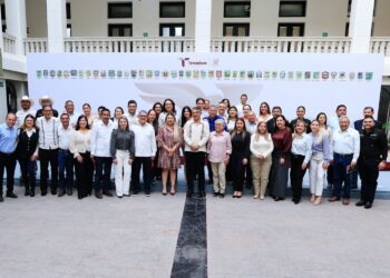 Recibe Américo cartera de proyectos 2026 y exhorta a munícipes a ejercer recursos con honestidad