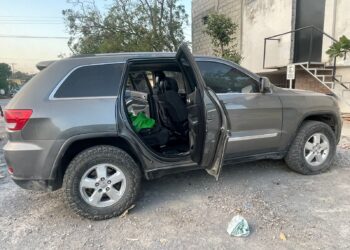 Sujeto huye y abandona droga; Guardia Estatal asegura dosis y vehículo en Ciudad Victoria